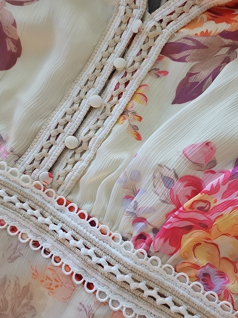 Detailed Guess Floral V-Neck Ruffle Mini Dress - Picture 5 of 12
